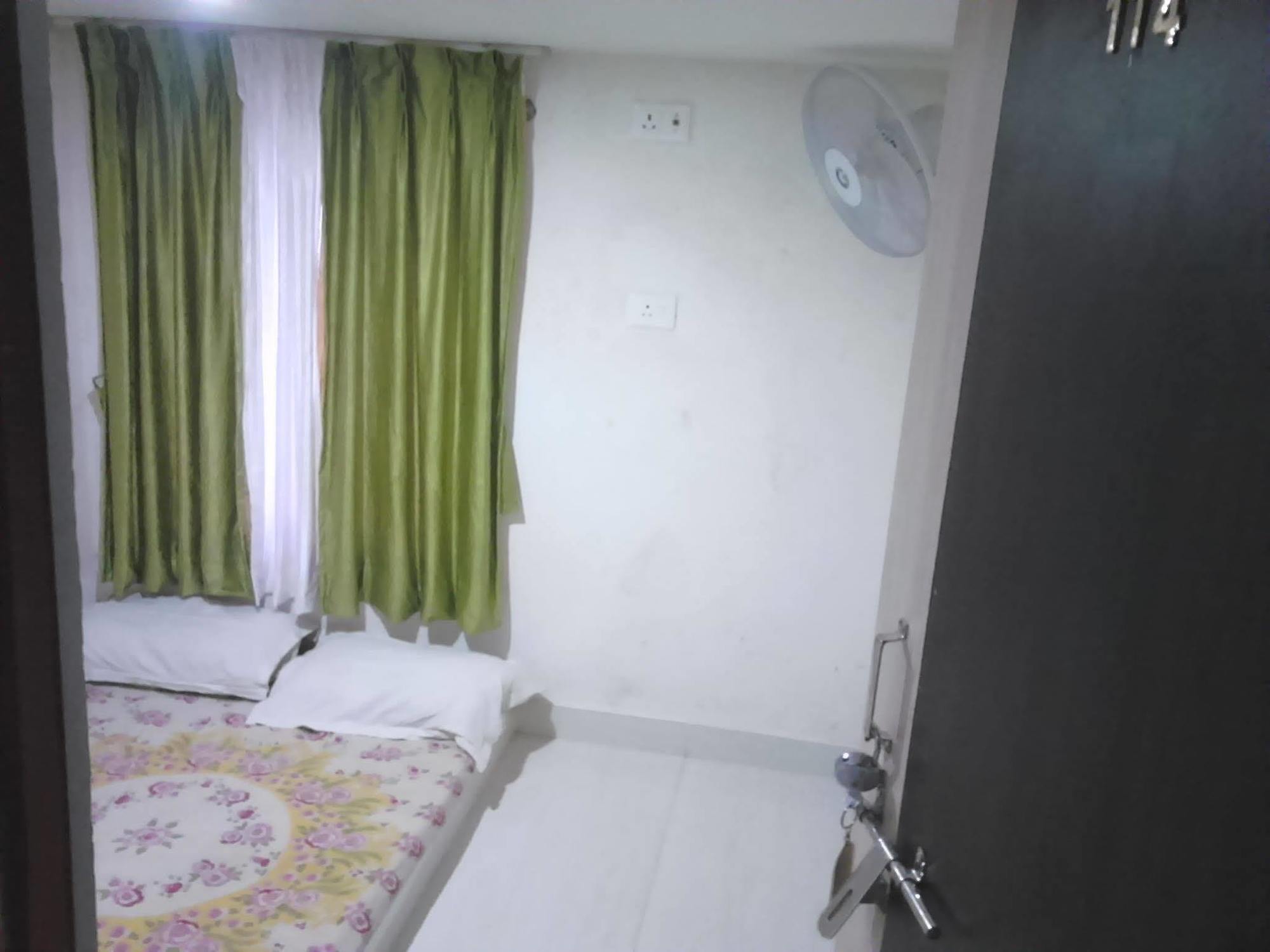 Leela Guest House Varanasi Exterior foto