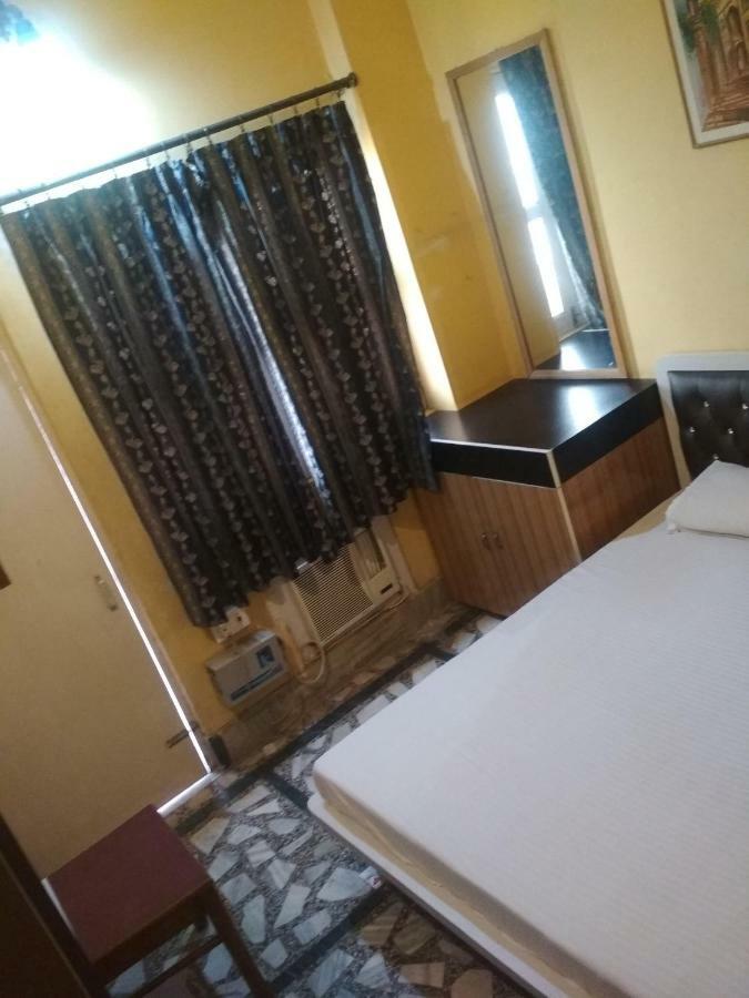 Leela Guest House Varanasi Exterior foto